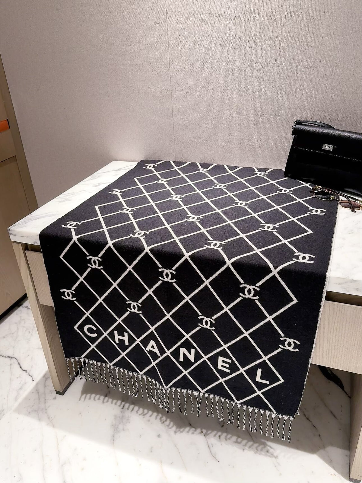 Diamond Lattice Wrap Scarf