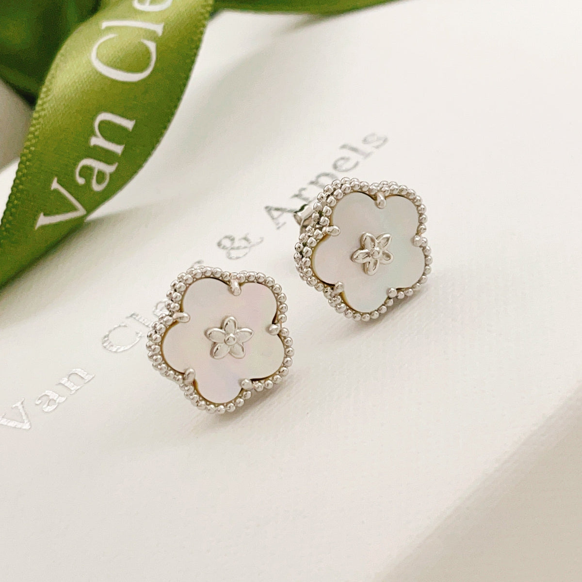 Beaded Outline Flower Stud Earrings