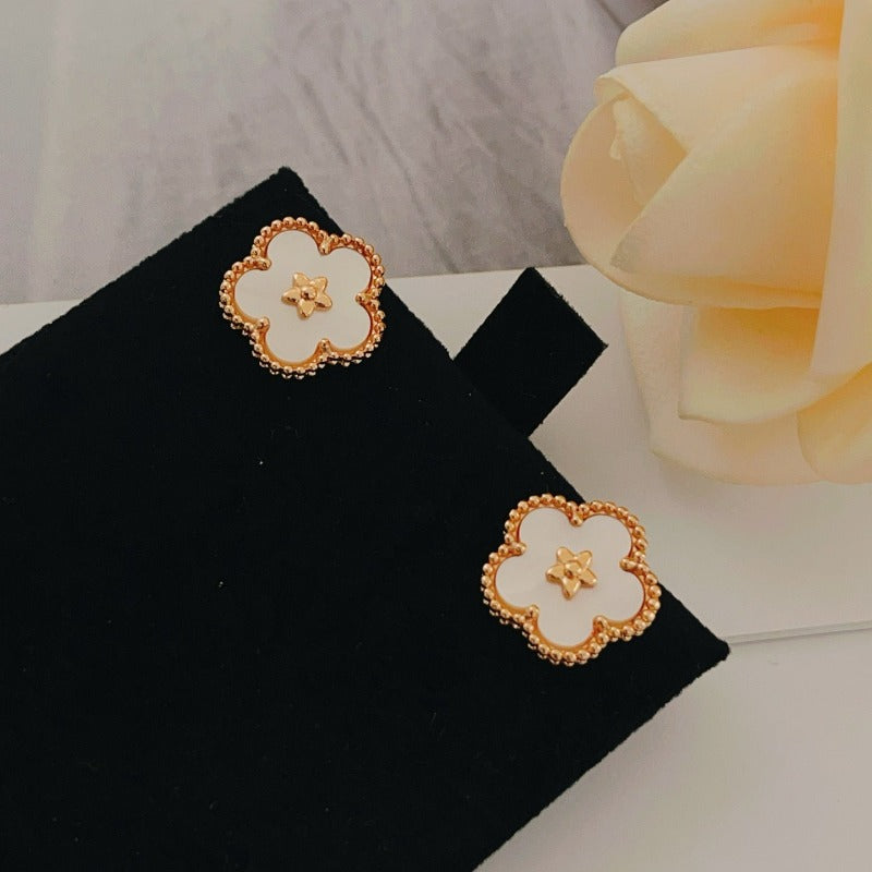 Beaded Outline Flower Stud Earrings