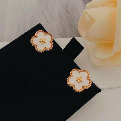 Beaded Outline Flower Stud Earrings