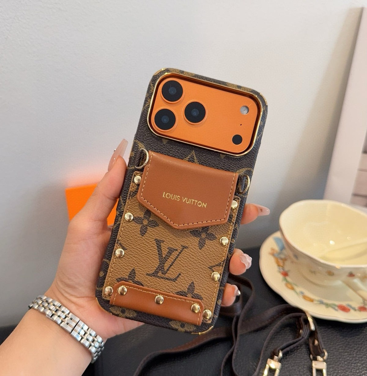 Fashion Aesthetic Shock Absorbing Protective Phone Case  L*V Series、Fashion Phone Case