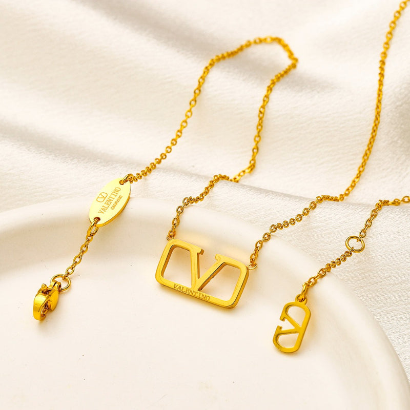 304 Stainless Steel V-Motif Pendant Necklace