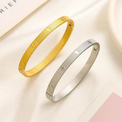 304 Stainless Steel Fine-Ribbed Screw-Motif Bangle Bracelet