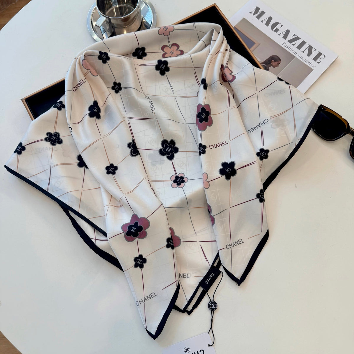 Floral Diamond Lattice Square Scarf - 90 x 90 cm