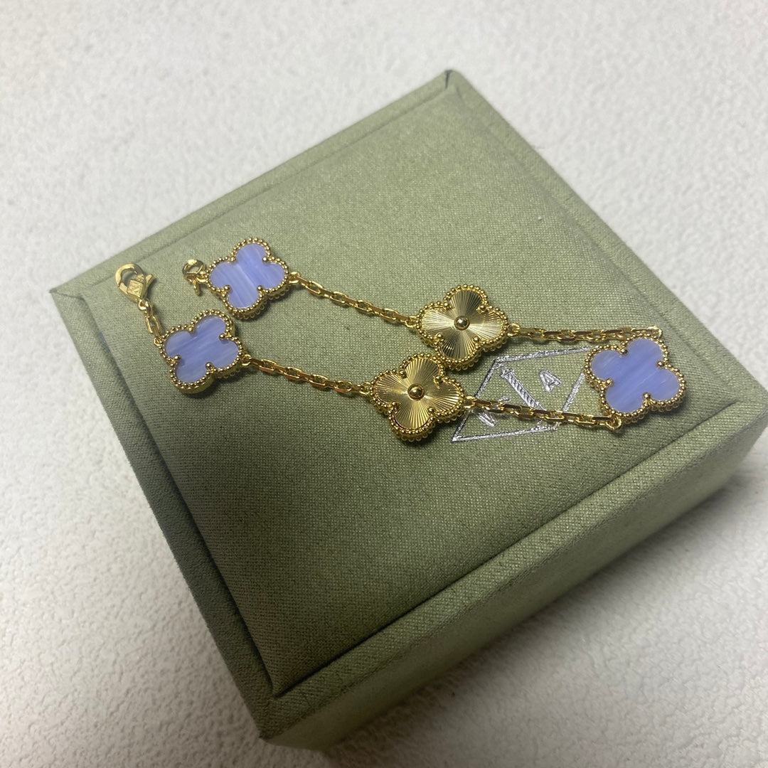 Scalloped Quatrefoil Chain Bracelet