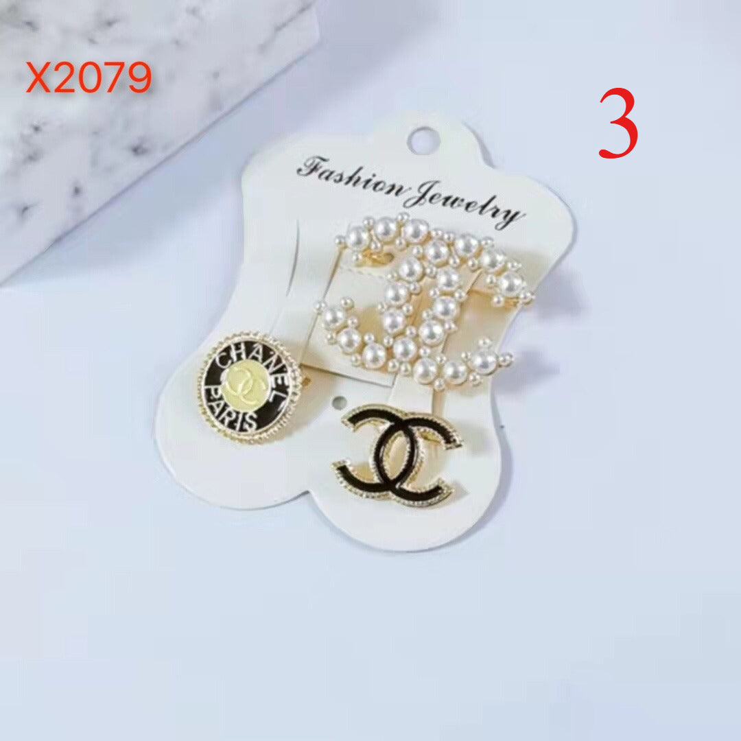 Alloy Stamped Logo Brooch,Brooches Collection、CH*NEL Series