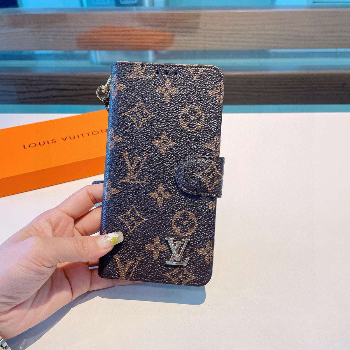 Fashion Aesthetic Shock Absorbing Protective Phone Case L*V Series、Fashion Phone Case