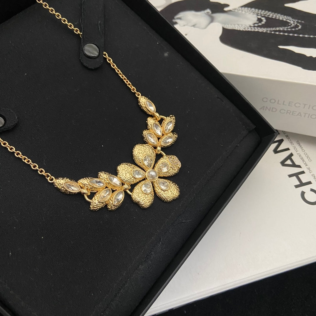 Statement Flower Cluster Necklace