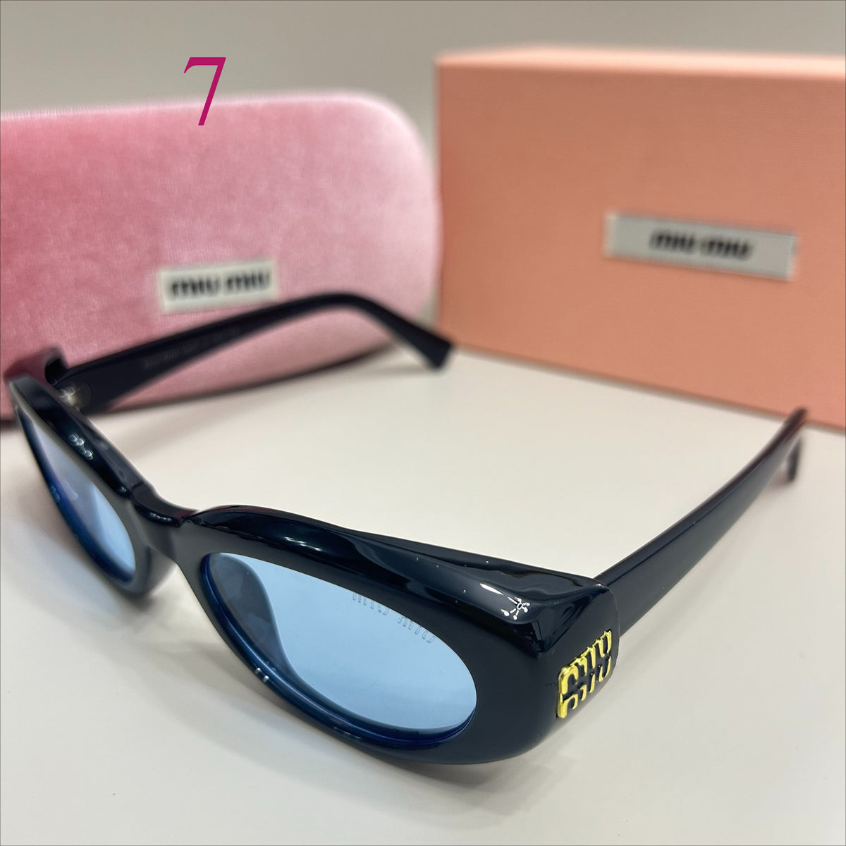 Oval Sunglasses with Thick Rounded Frames