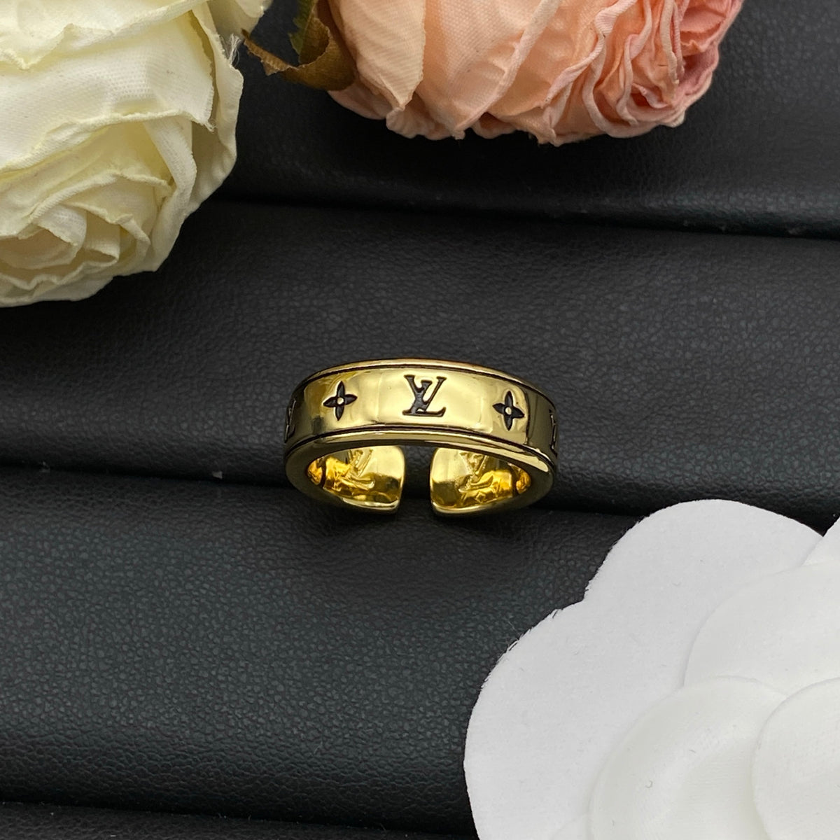 Premium Edition Ring,L*V Series、Rings Collection、𝐑𝐢𝐧𝐠𝐬（𝐇）