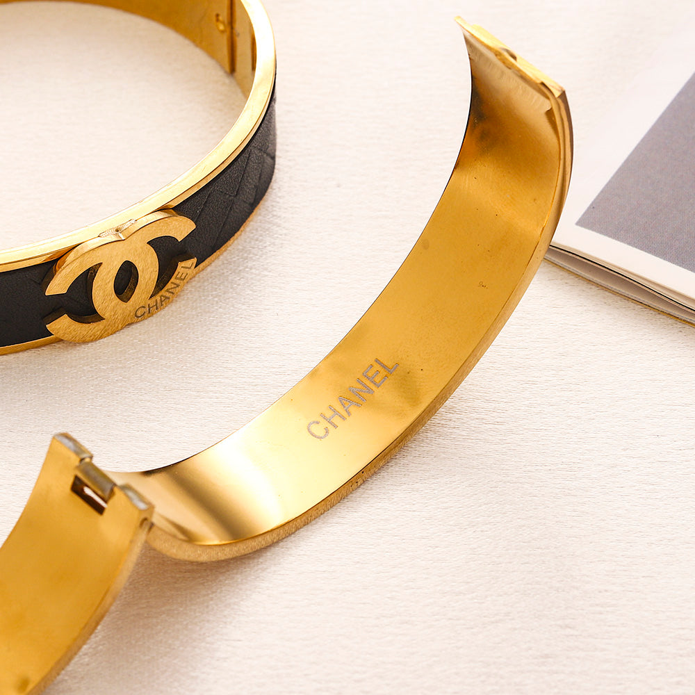 Armband aus gestanztem Edelstahl 304 mit Logo
