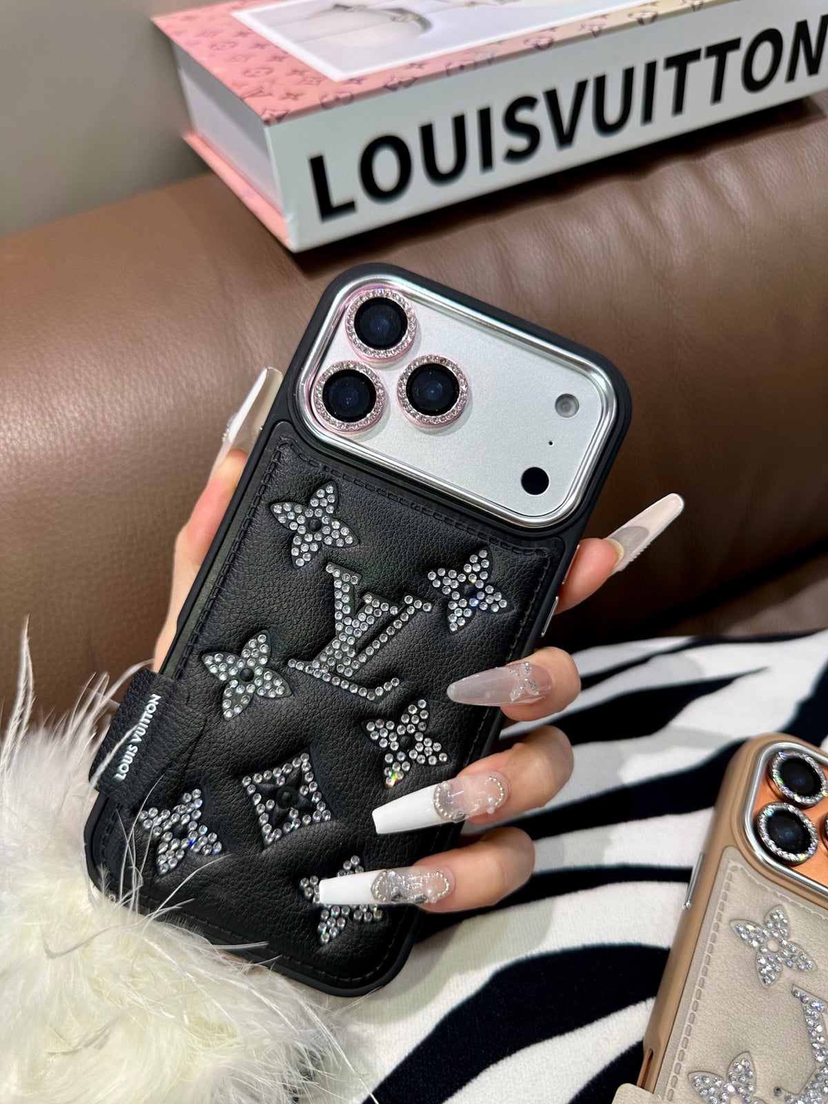 Fashion Aesthetic Shock Absorbing Protective Phone Case L*V Series、Fashion Phone Case