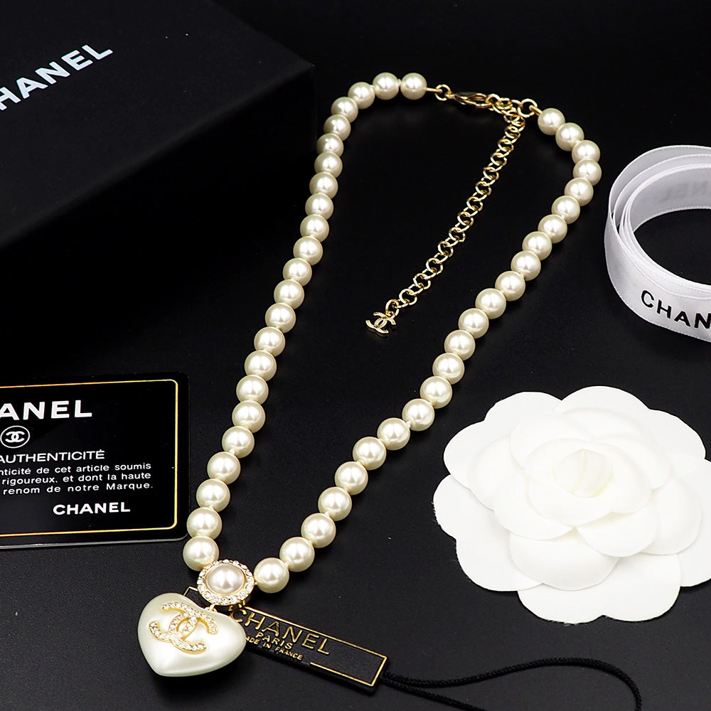 Pearl-Look Bead Necklace with Heart Pendant