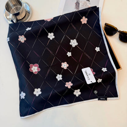Floral Diamond Lattice Square Scarf - 90 x 90 cm
