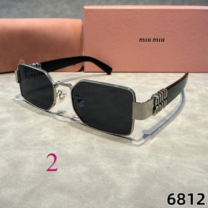 Oversized Navigator Sunglasses with Squared Lenses
