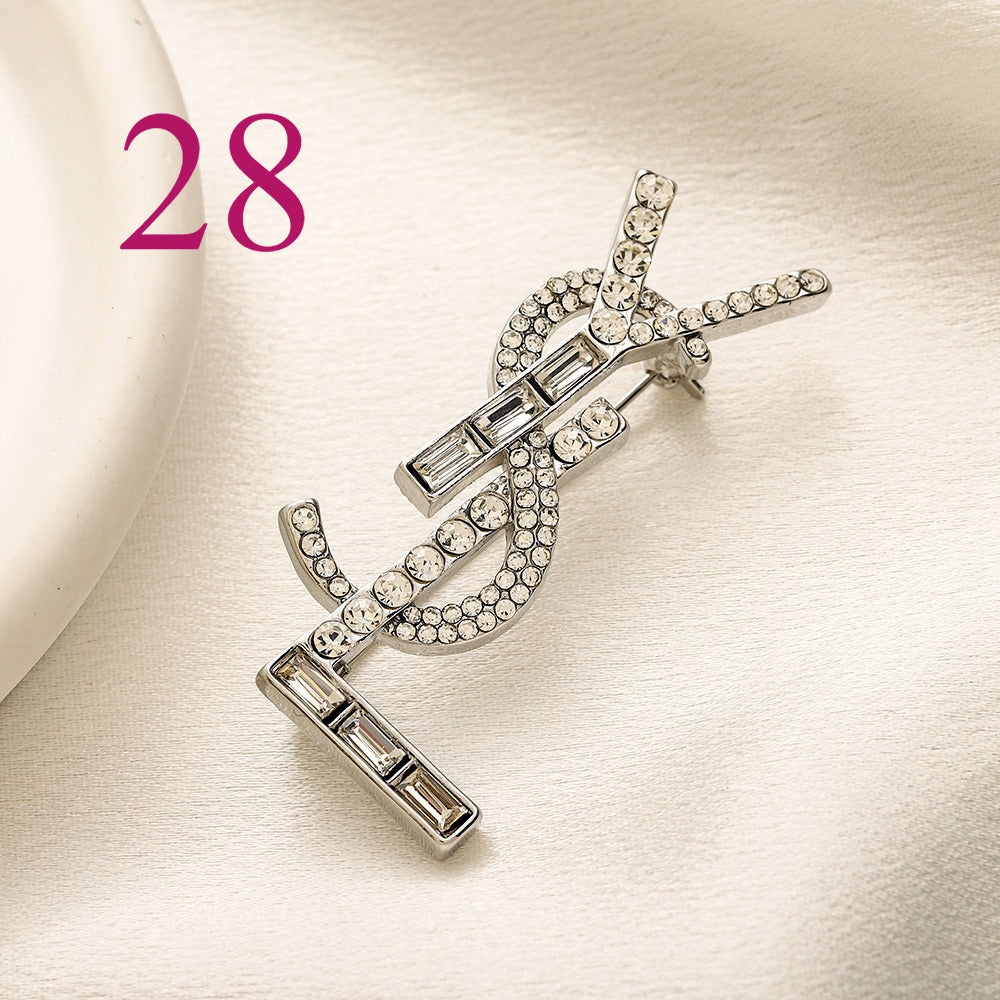 Fashion Brooch Collection,Brooches Collection、GU*CI Series、L*V Series、D*or Series、Y*L Series