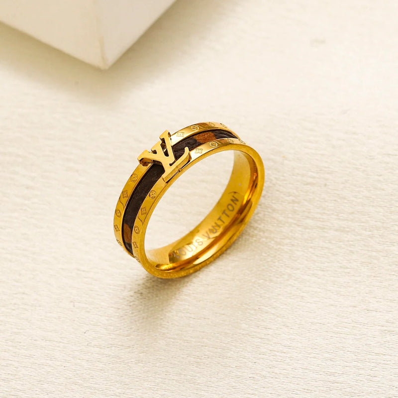 Ring aus Edelstahl 304 mit gestanztem Logo