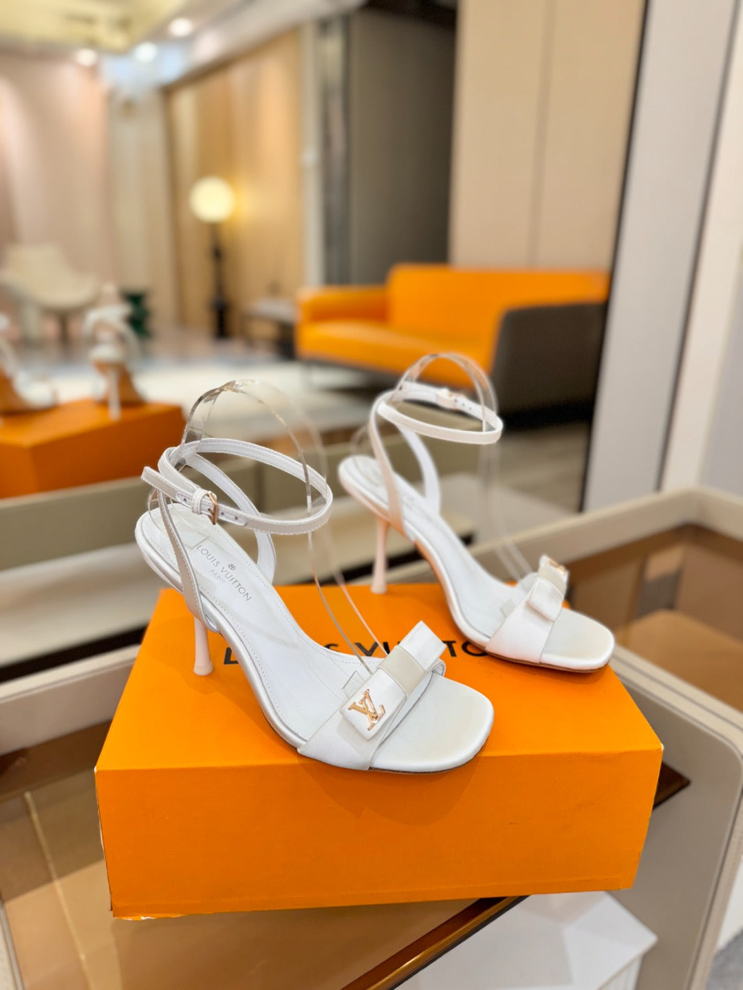 Fashion Sandals & Slippers Daily Footwear  L*V Series、Fashion Sandals & Slippers