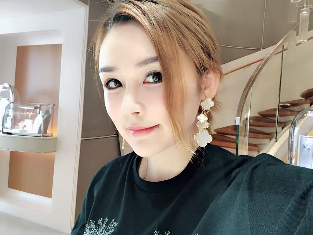 White Quatrefoil Multi-Drop Earrings