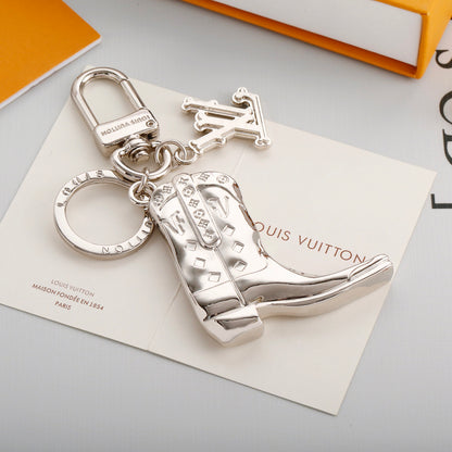 Premium Fashion Keychain Stylish Accessory、𝐊𝐞𝐲𝐜𝐡𝐚𝐢𝐧𝐬 & 𝐊𝐞𝐲 𝐑𝐢𝐧𝐠、L*V Series