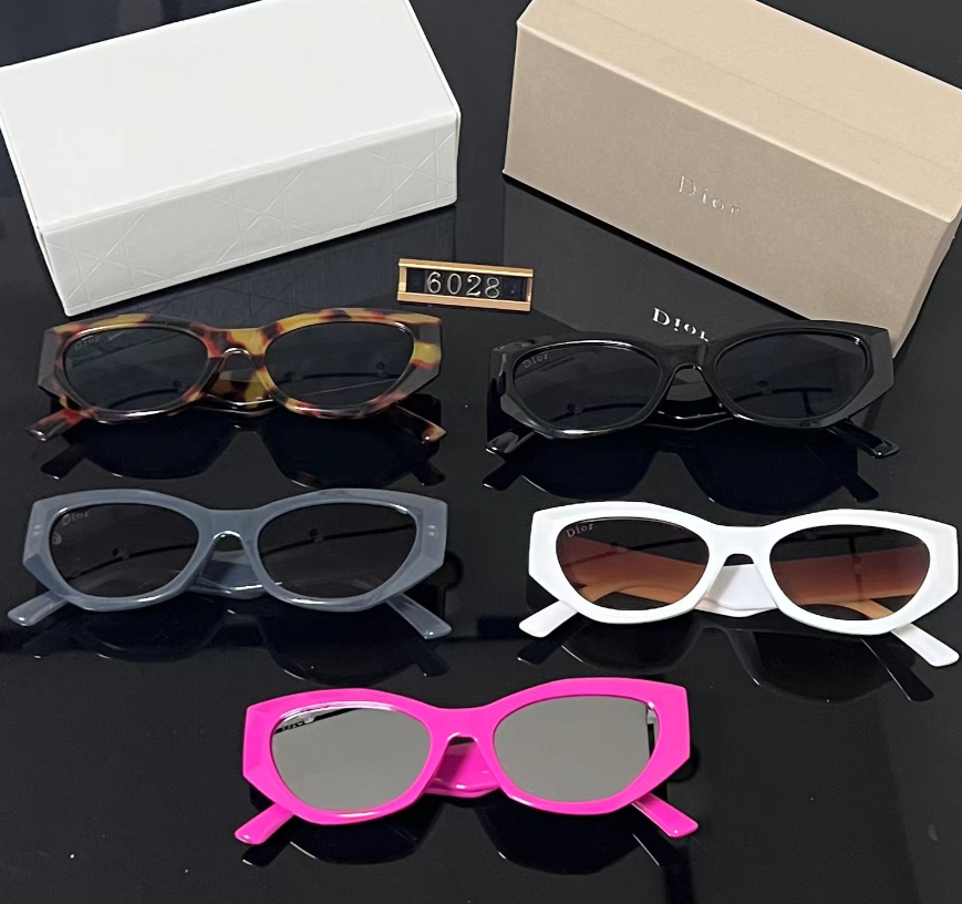 Small Oval Sunglasses with Flared Outer Corners