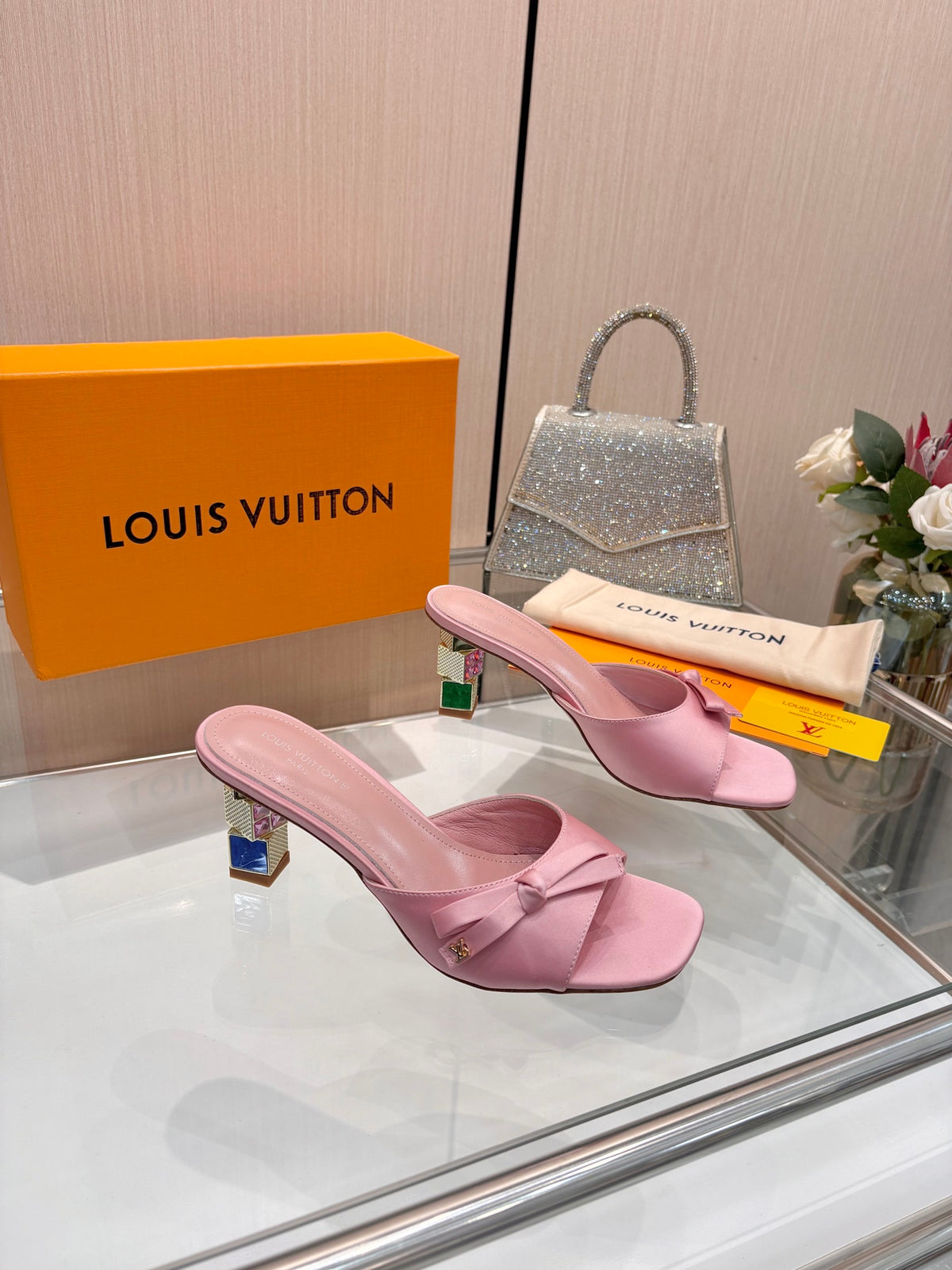 Fashion Sandals & Slippers Daily Footwear  L*V Series、Fashion Sandals & Slippers