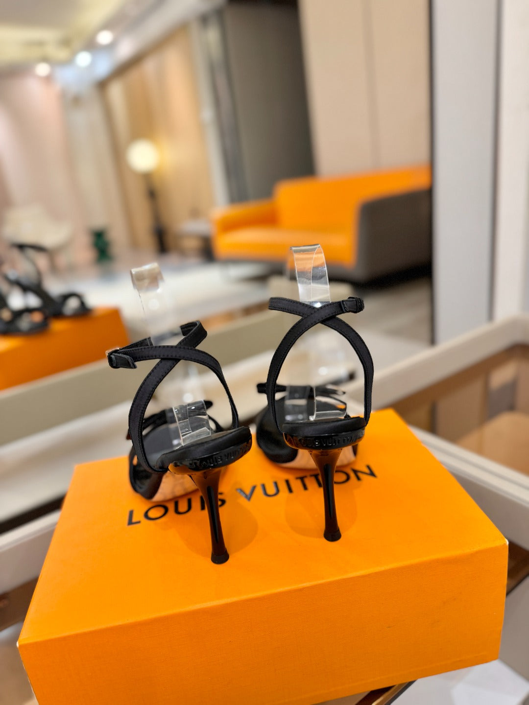Fashion Sandals & Slippers Daily Footwear  L*V Series、Fashion Sandals & Slippers