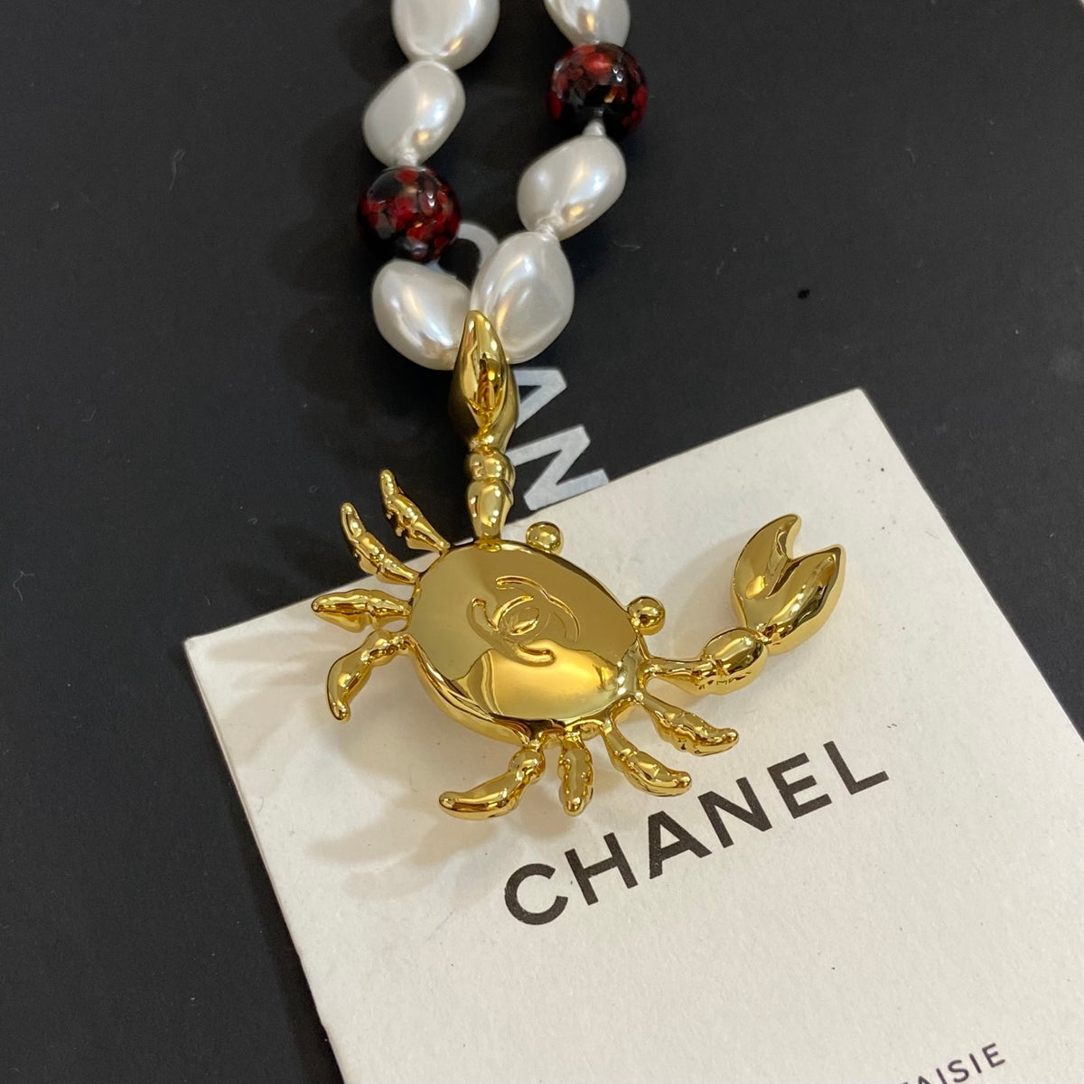 Pearl-Look Bead Necklace with Crab Pendant