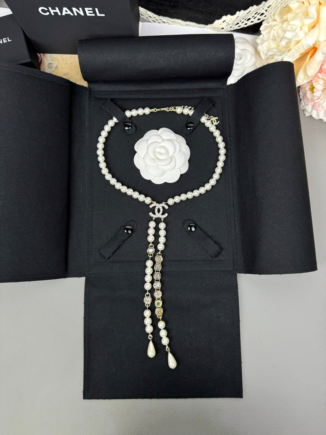 Pearl-Look Beaded Choker with Double Tassel