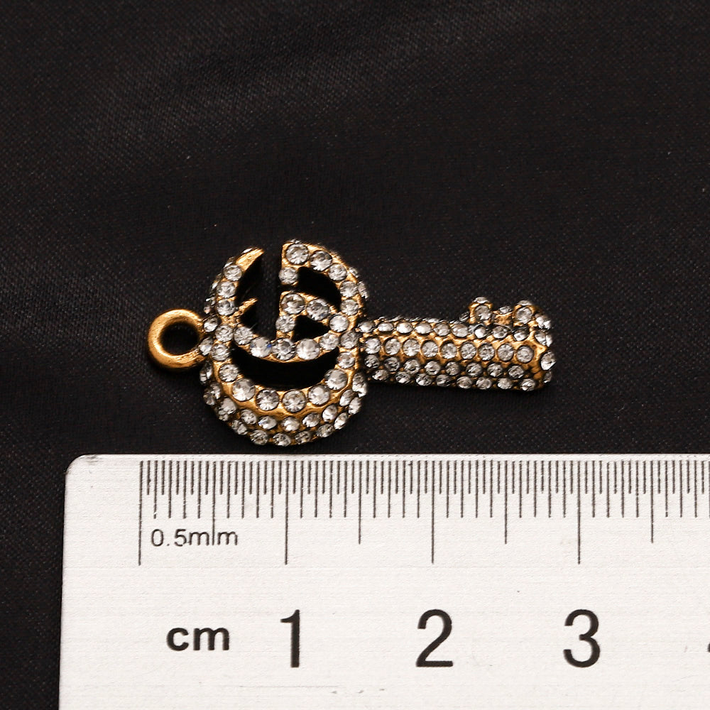 Schmuckset aus 304er-Edelstahl: gestanzte Ohrringe, Armband und Halskette