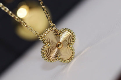 Fluted Quatrefoil Pendant Necklace