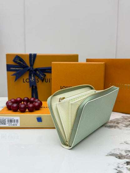 Luxury‑Inspired Trendy Wallets 037  L*V Series、Fashion Bags