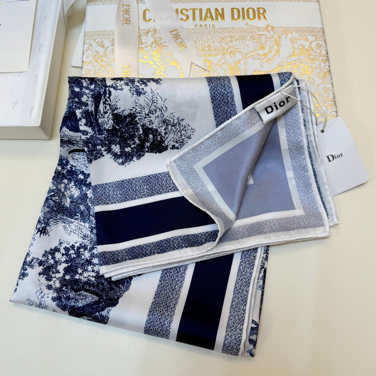 Scenic Print Colorblock Square Scarf - 90 x 90 cm