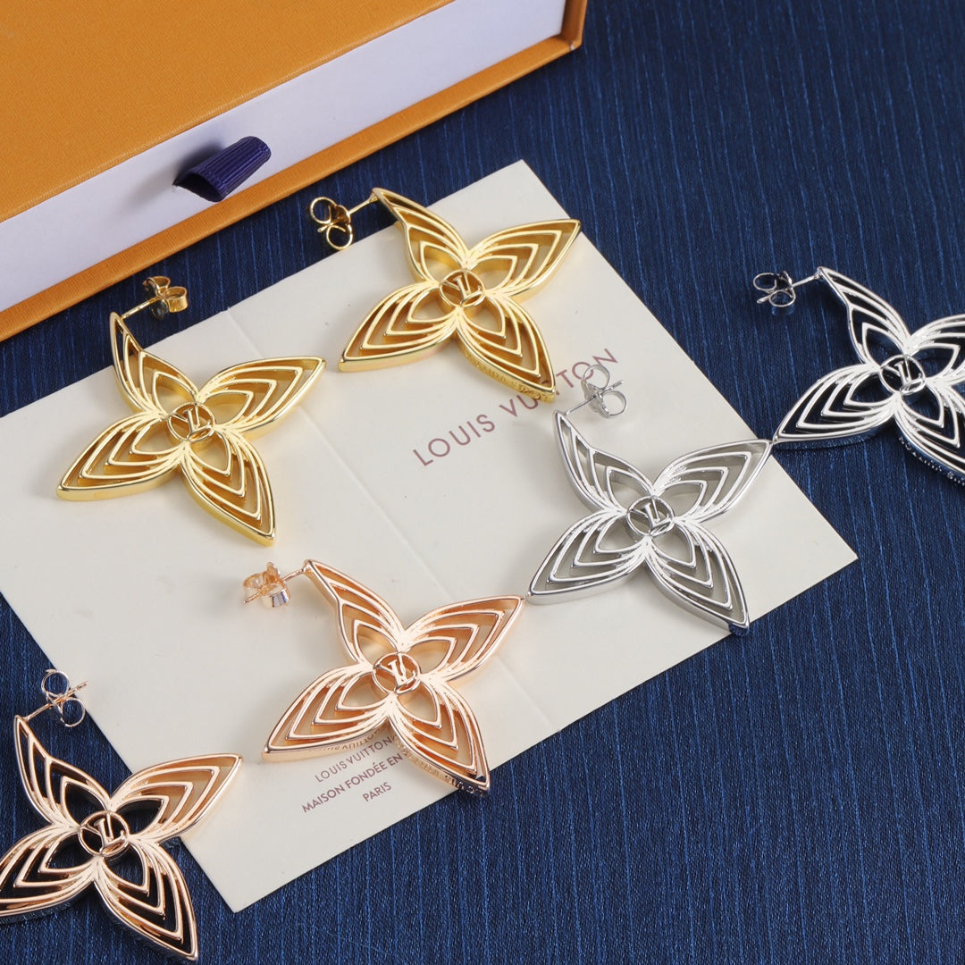 Openwork Four-Petal Flower Drop Earrings