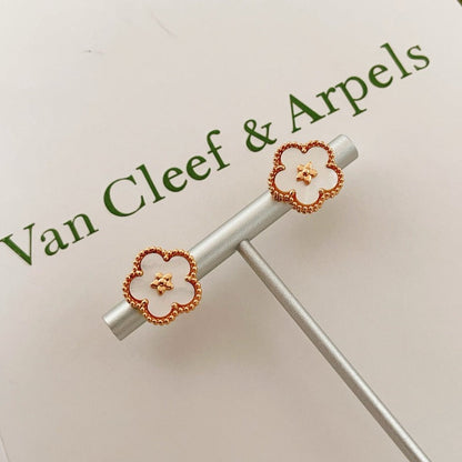 Beaded Outline Flower Stud Earrings