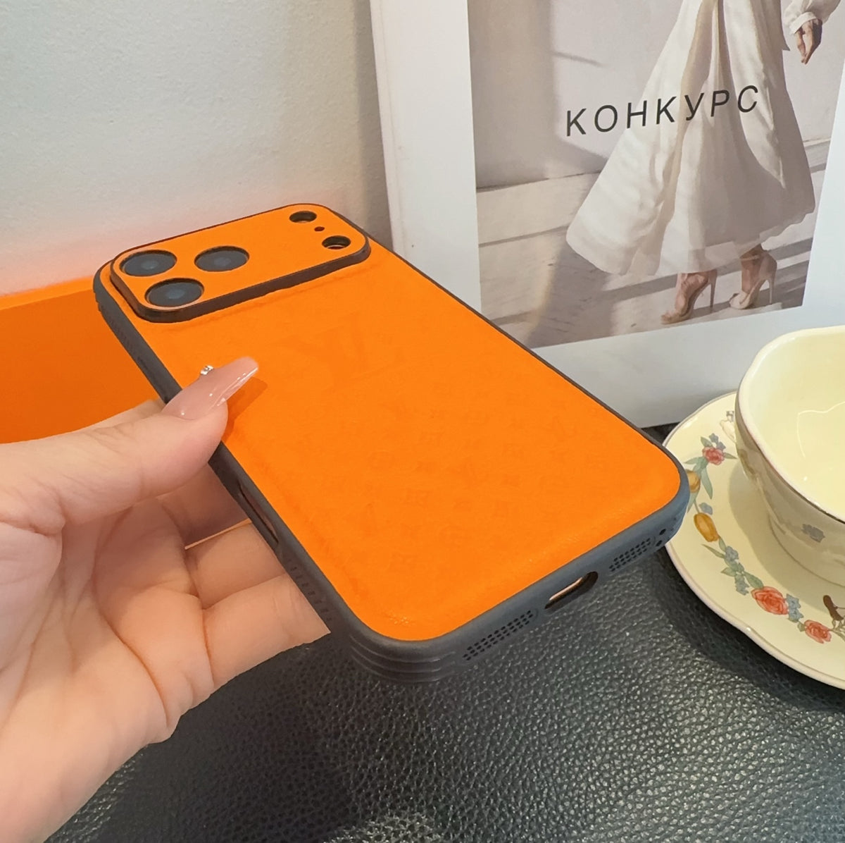 Fashion Aesthetic Shock Absorbing Protective Phone Case  L*V Series、Fashion Phone Case