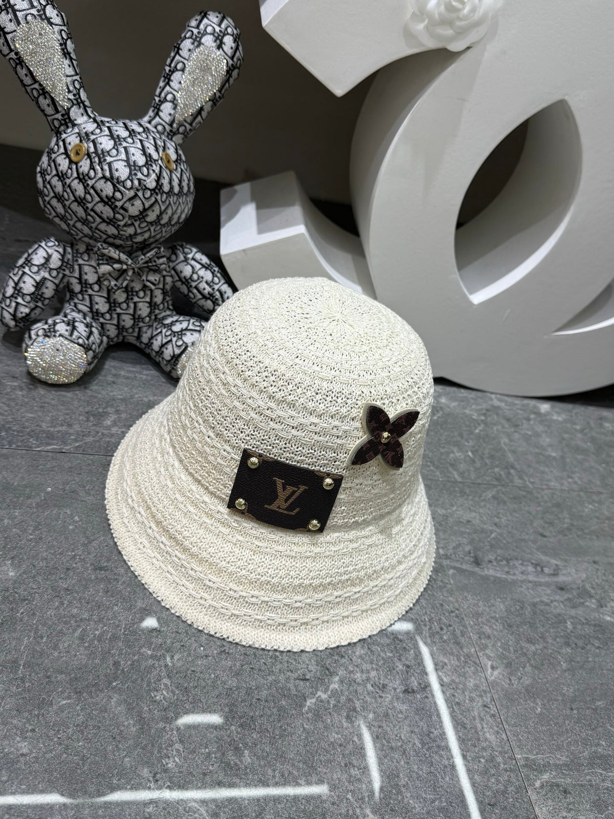 Adjustable Sun Hat for Men Women Outdoor UV Protection L*V Series、Fashion Caps