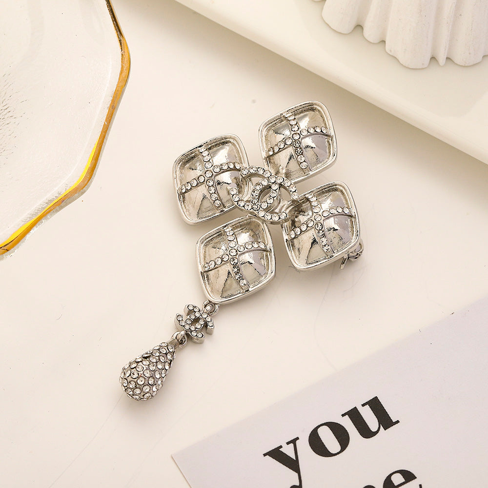 Alloy Stamped Logo Brooch,Brooches Collection、CH*NEL Series