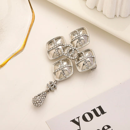 Alloy Stamped Logo Brooch,Brooches Collection、CH*NEL Series