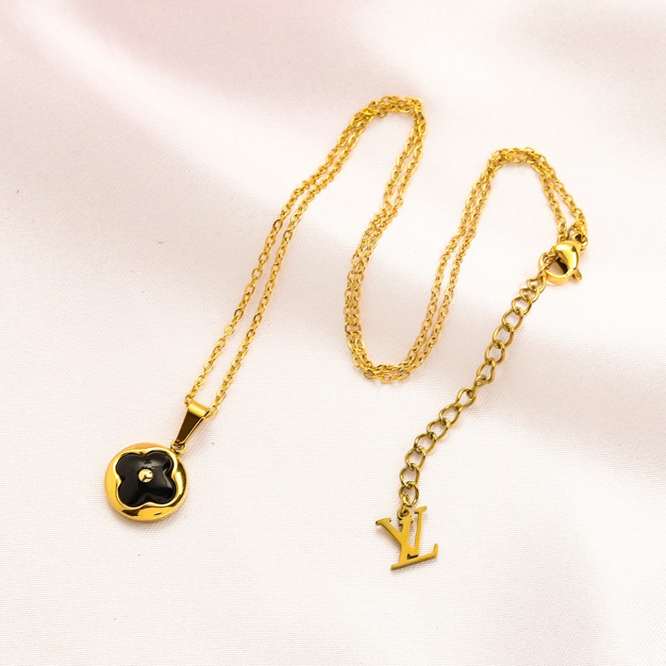 Schmuckset aus 304er Edelstahl: Ohrringe, Armband, Halskette