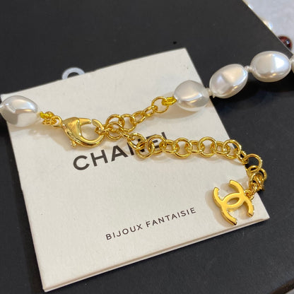 Pearl-Look Bead Necklace with Crab Pendant