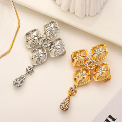 Alloy Stamped Logo Brooch,Brooches Collection、CH*NEL Series