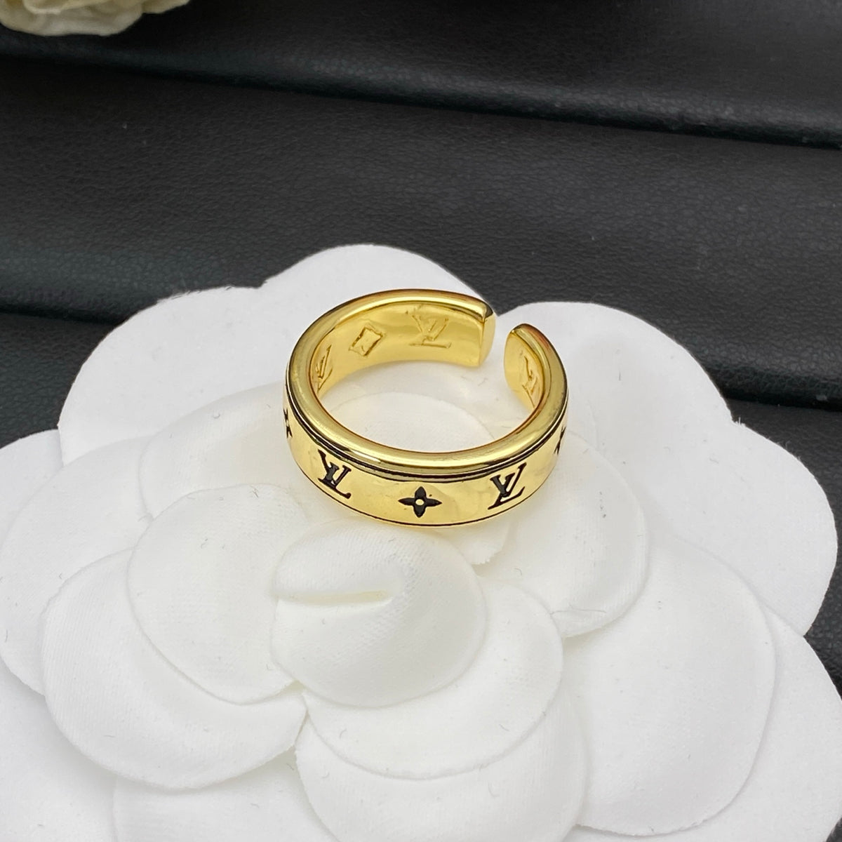 Premium Edition Ring,L*V Series、Rings Collection、𝐑𝐢𝐧𝐠𝐬（𝐇）