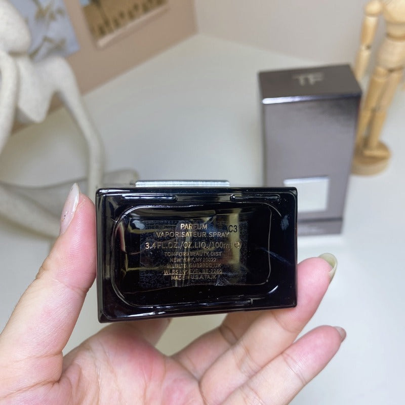 Oud Wood Eau de Parfum