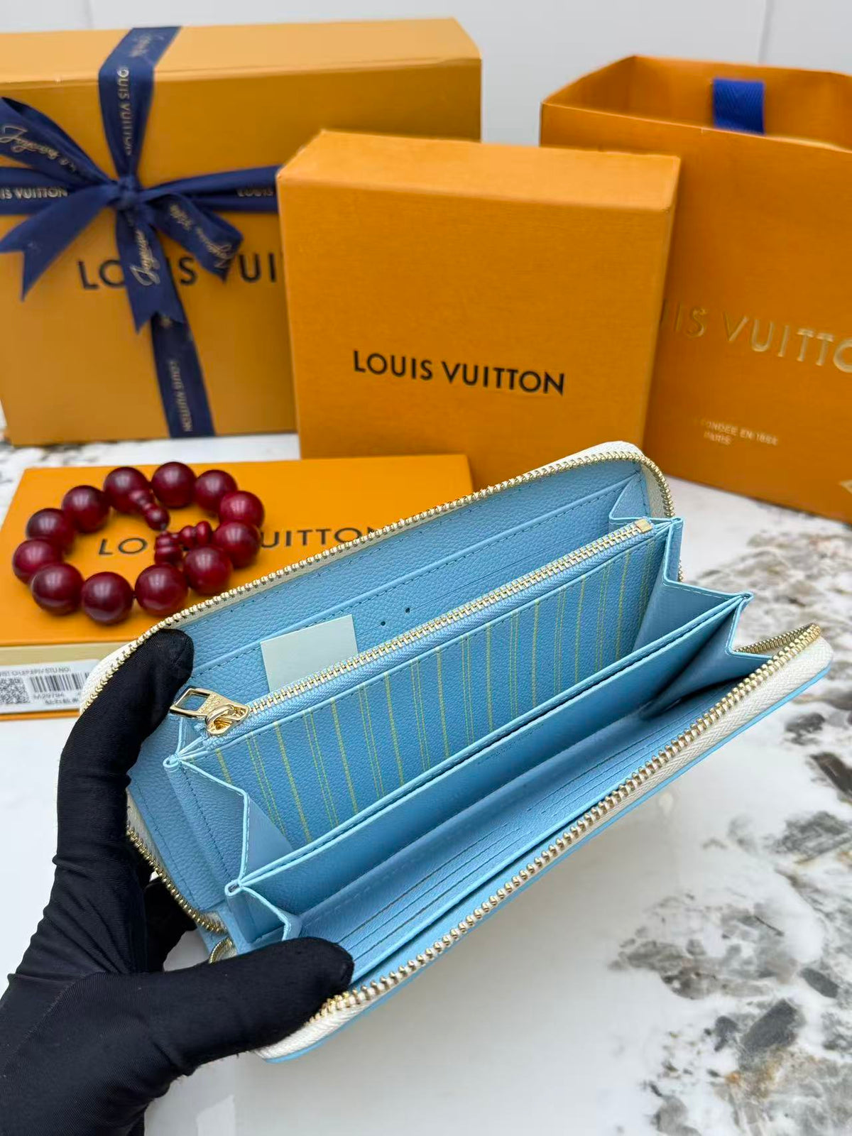 Luxury‑Inspired Trendy Wallets 037  L*V Series、Fashion Bags