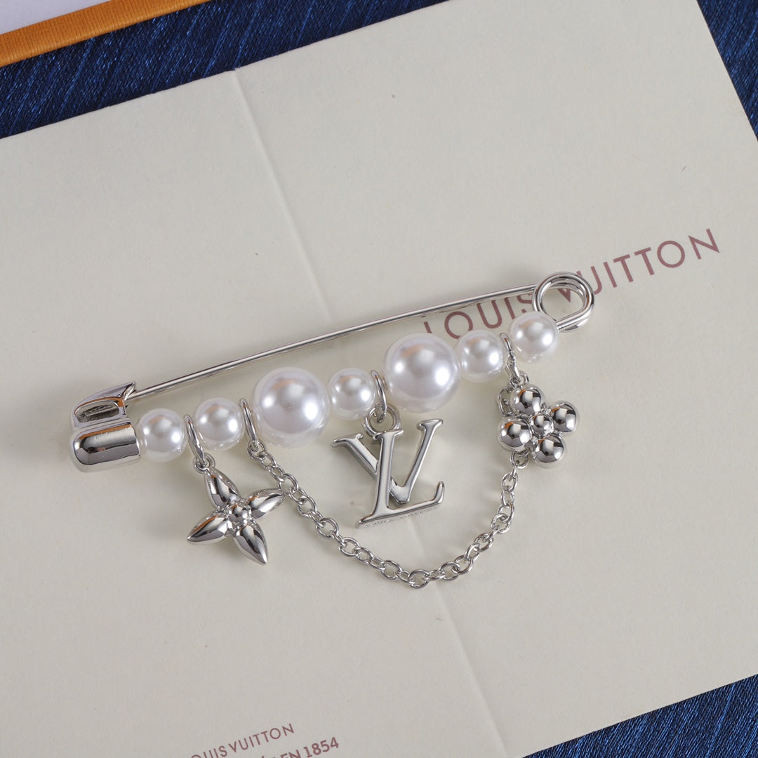 Premium Edition Brooch、Brooches Collection、L*V Series、𝐁𝐫𝐨𝐨𝐜𝐡𝐞𝐬（𝐇）