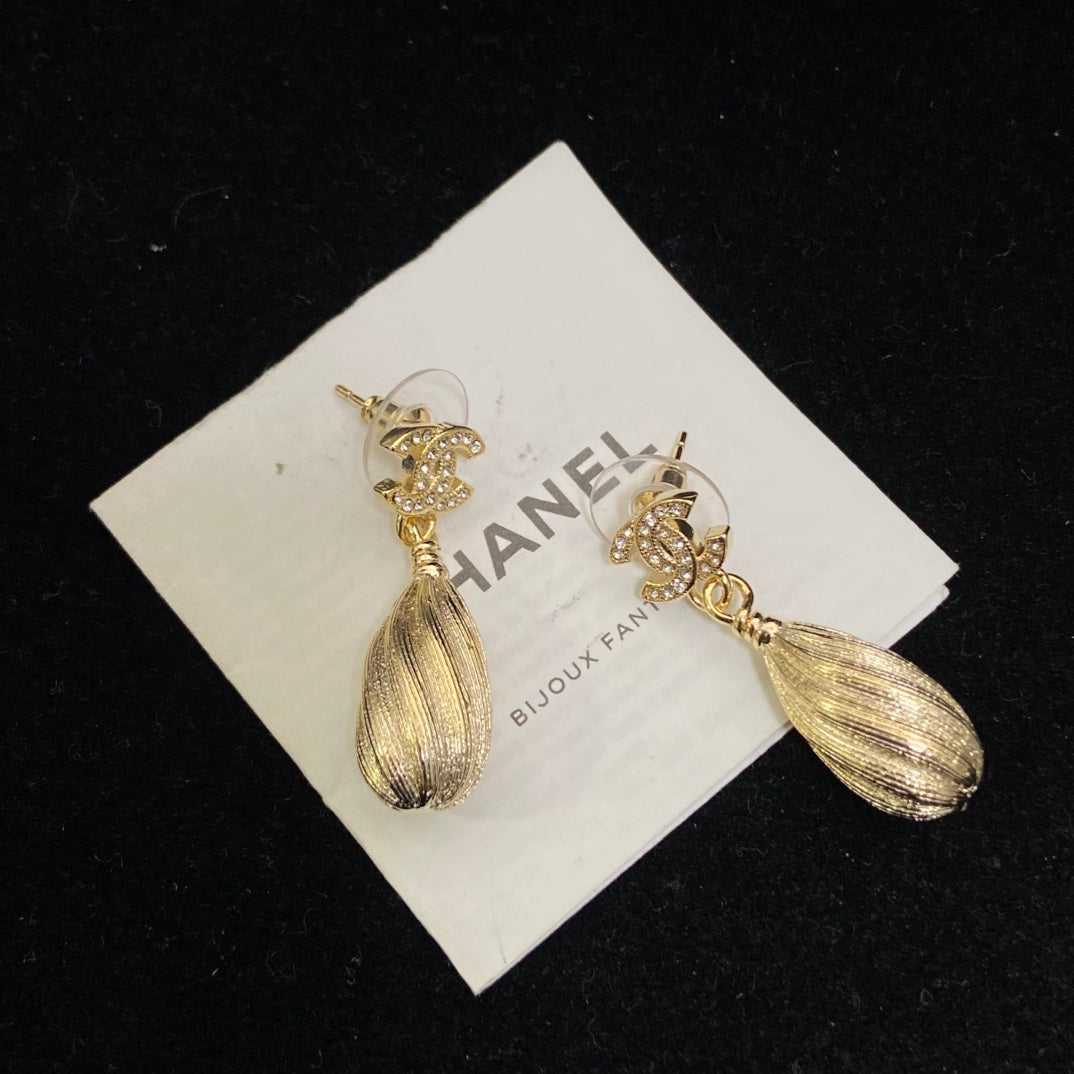 Fluted Teardrop Drop Earrings