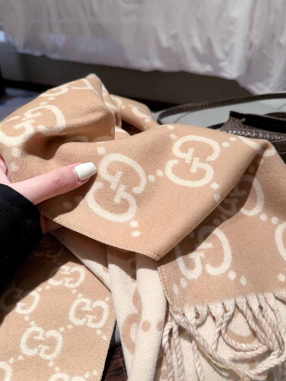 Repeating Double-G Pattern Fringed Scarf