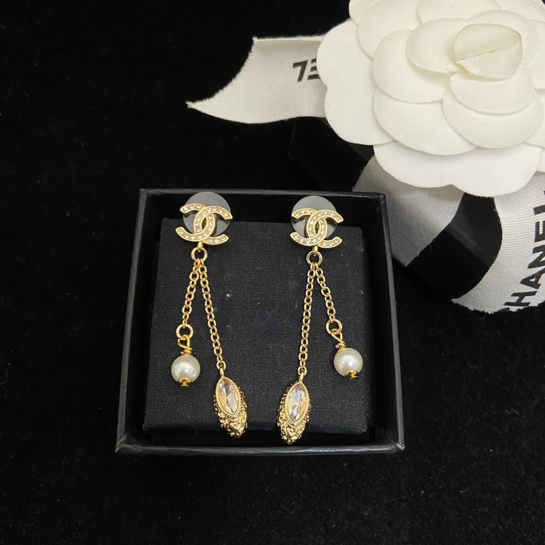 Teardrop & Pearl-Effect Chain Dangle Earrings