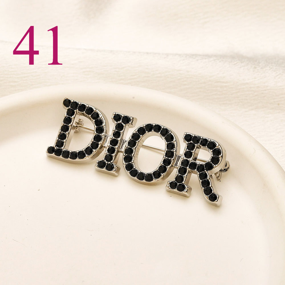 Fashion Brooch Collection,Brooches Collection、GU*CI Series、L*V Series、D*or Series、Y*L Series